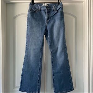 Levi’s Perfectly Slimming Boot Cut 512 Siz…